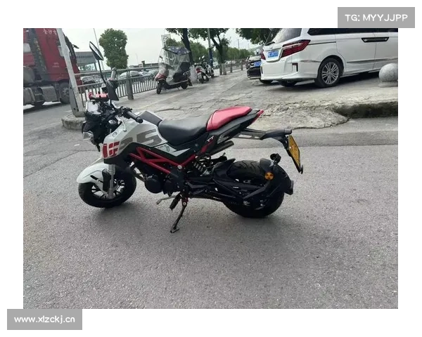 “奥古斯塔”小暴龙贝纳利BJ125迷你车——骑士网呆子测评 “奥古斯塔”小暴龙贝纳利BJ125迷你车——骑士网呆子测评